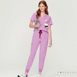 Figs Scrubs one pocket scrub top size medium and Zamora jogger size mediumpetite